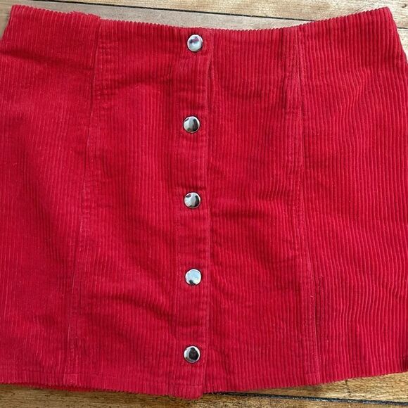 Forever 21 Women’s Red Corduroy Mini Skirt With Front Buttons Size Small - Picture 4 of 6